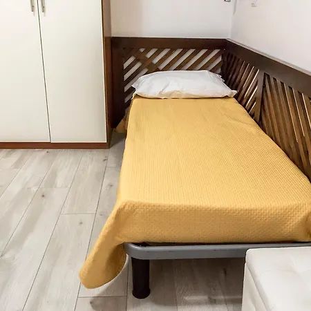 N151 - Numana, Delizioso Bilocale Con Portico *