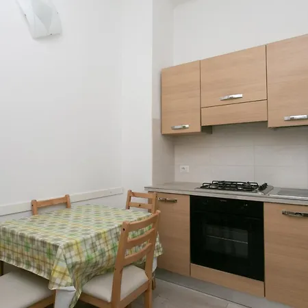 N151 - Numana, Delizioso Bilocale Con Portico * נומאנה