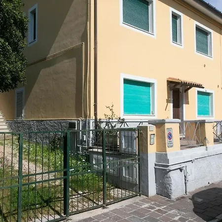 N151 - Numana, Delizioso Bilocale Con Portico Apartmán