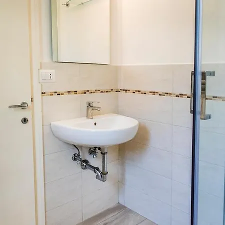 N151 - Numana, Delizioso Bilocale Con Portico דירה *